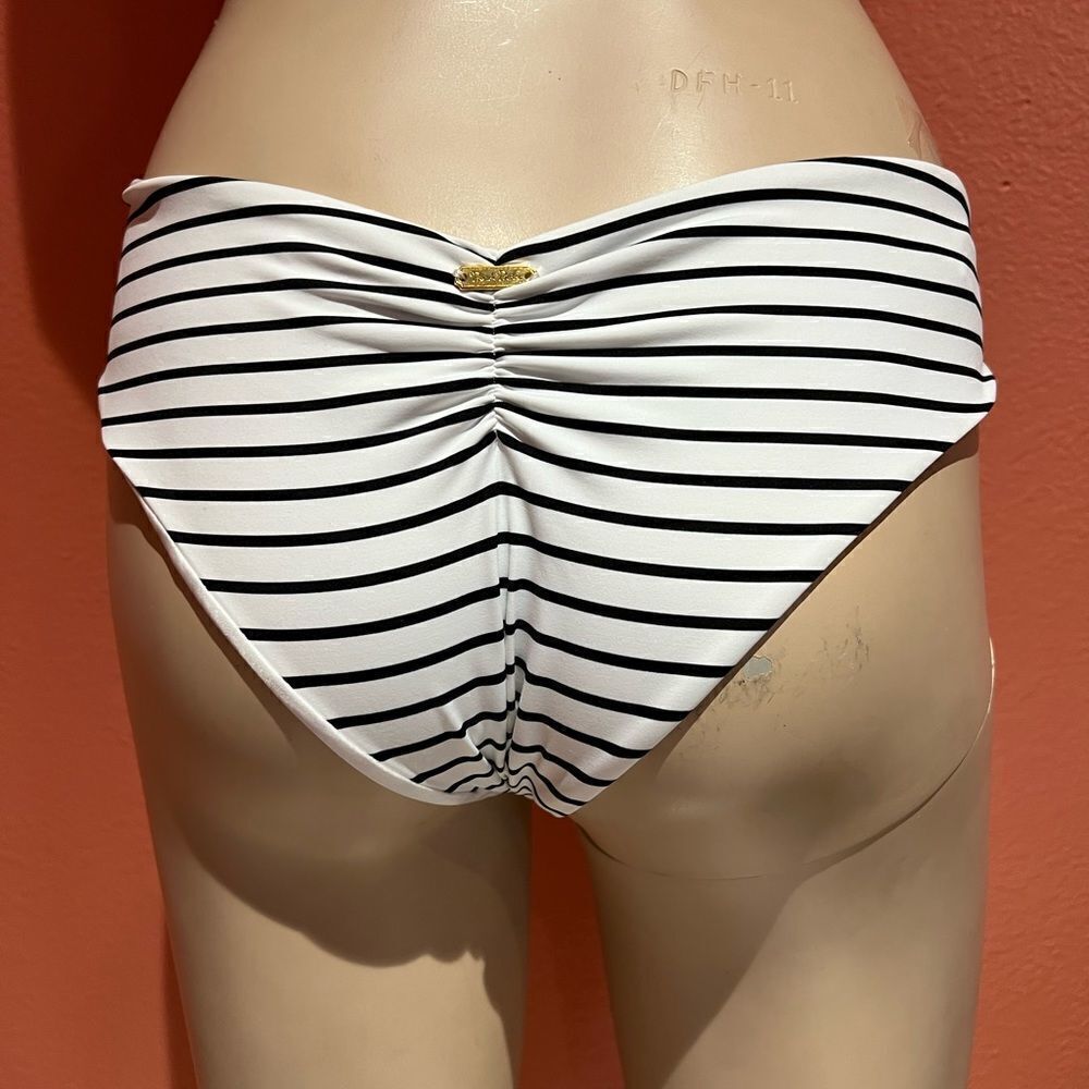 Beach bunny bikini set!! - Picture 6 of 6